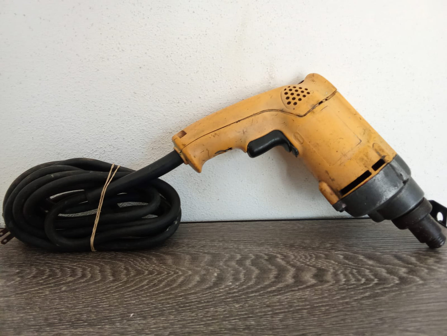 Atornillador Alambrico DeWALT-usado