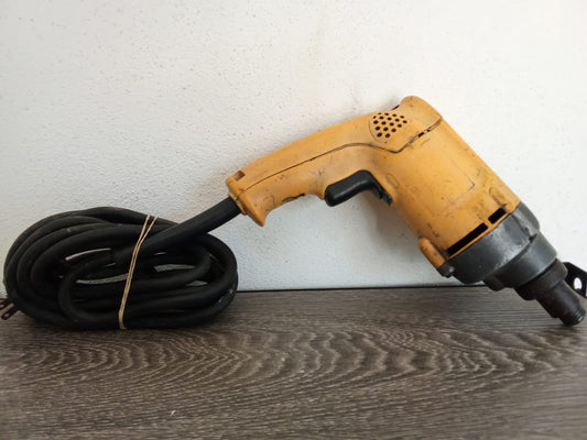 Atornillador Alambrico DeWALT-usado