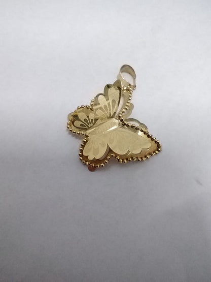 🦋 DIJE DE MARIPOSA EN ORO 18K – 1.3 GRAMOS ✨💛