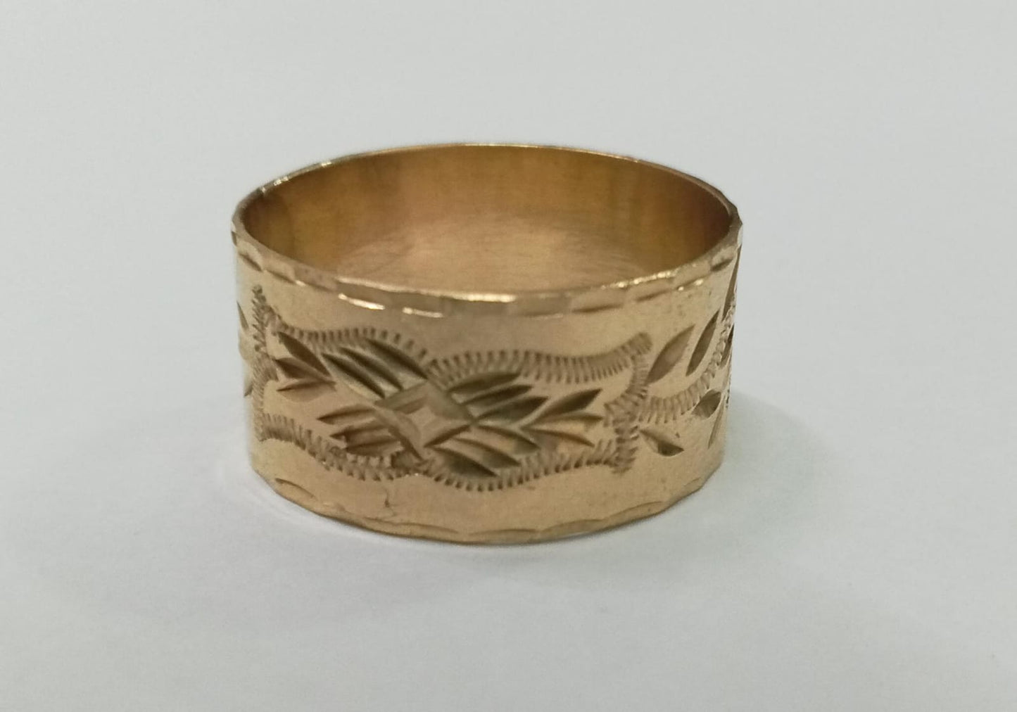 Anillo de Oro de 10K con Grabado – 3.9g, Talla 8