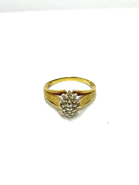 Anillo de Oro con Racimo de Diamantes Simulados — 10k | 2.3gr | #8