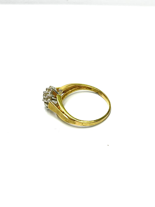 Anillo de Oro con Racimo de Diamantes Simulados — 10k | 2.3gr | #8
