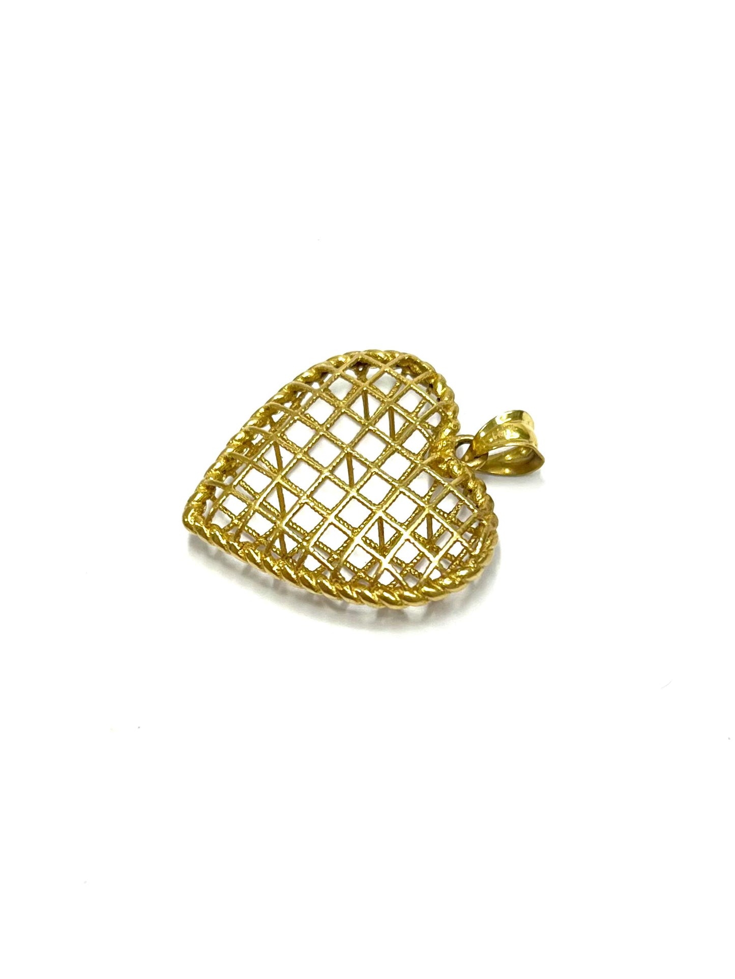 Dije de Oro Corazon Malla — 10k | 1.7gr | 2.7cm