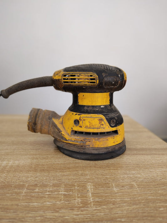Lijadora Orbital DeWalt DWE6421 – Usada