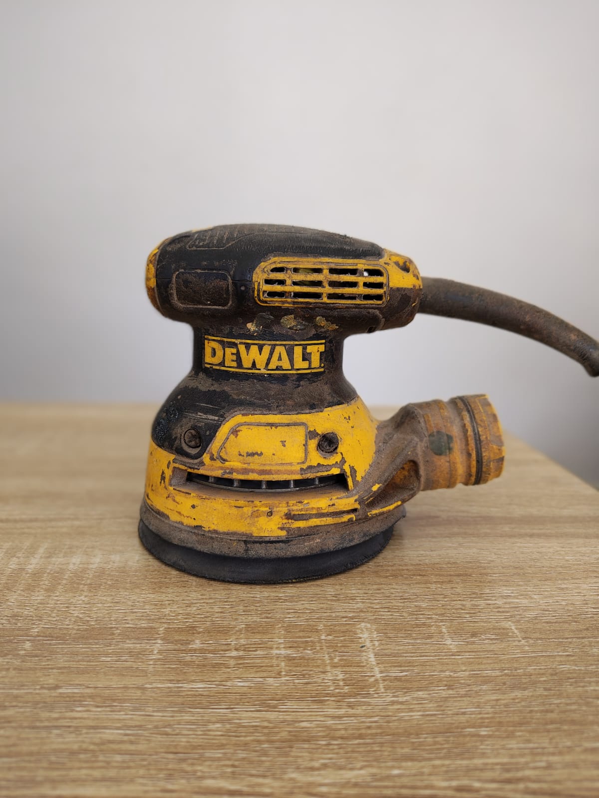 Lijadora Orbital DeWalt DWE6421 – Usada