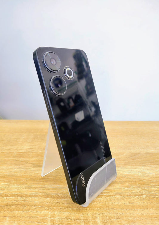 Xiaomi Redmi 13 – 256 GB / 8 GB RAM – Usado
