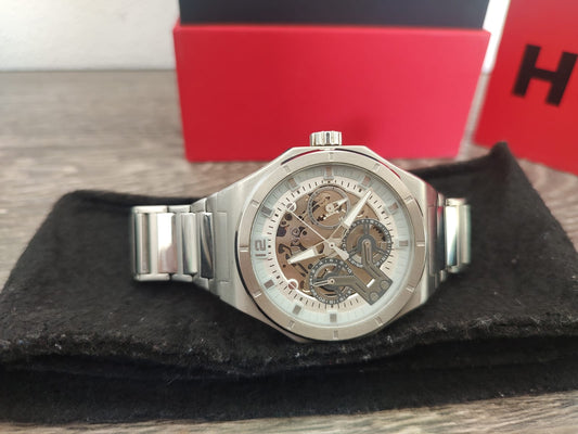 Reloj Hugo Boss en caja