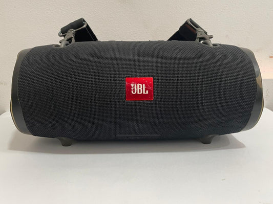 Bocina JBL Xtreme 2- Usada