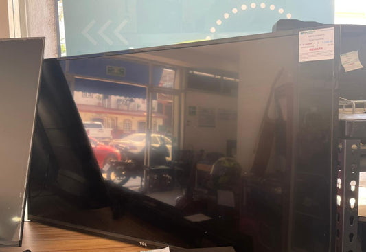 Pantalla TCL Smart TV 43”/ usada