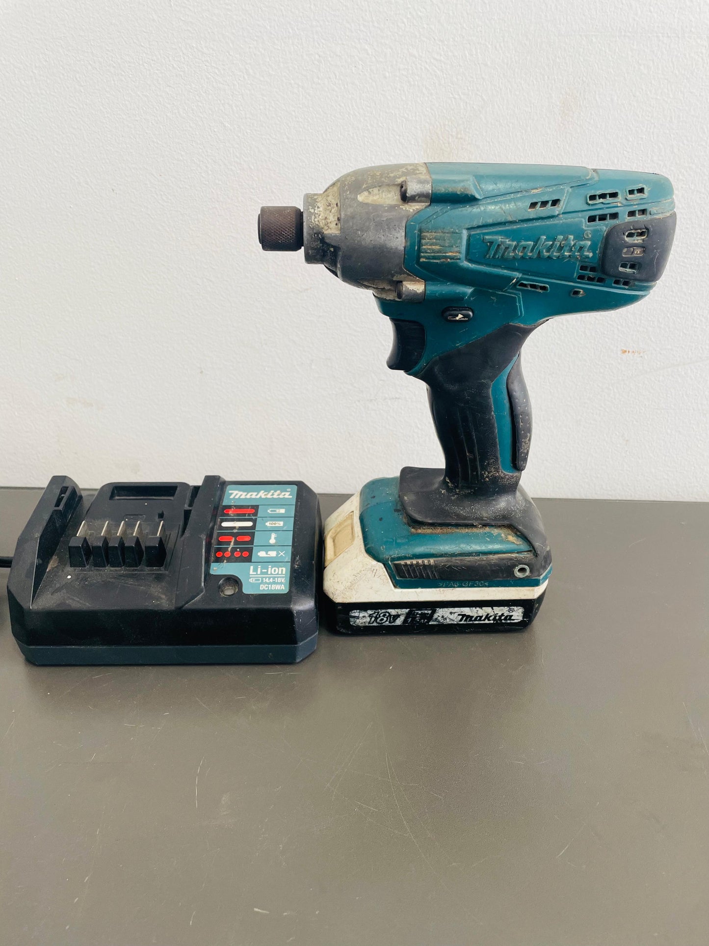 Taladro Inalámbrico Makita – Usado