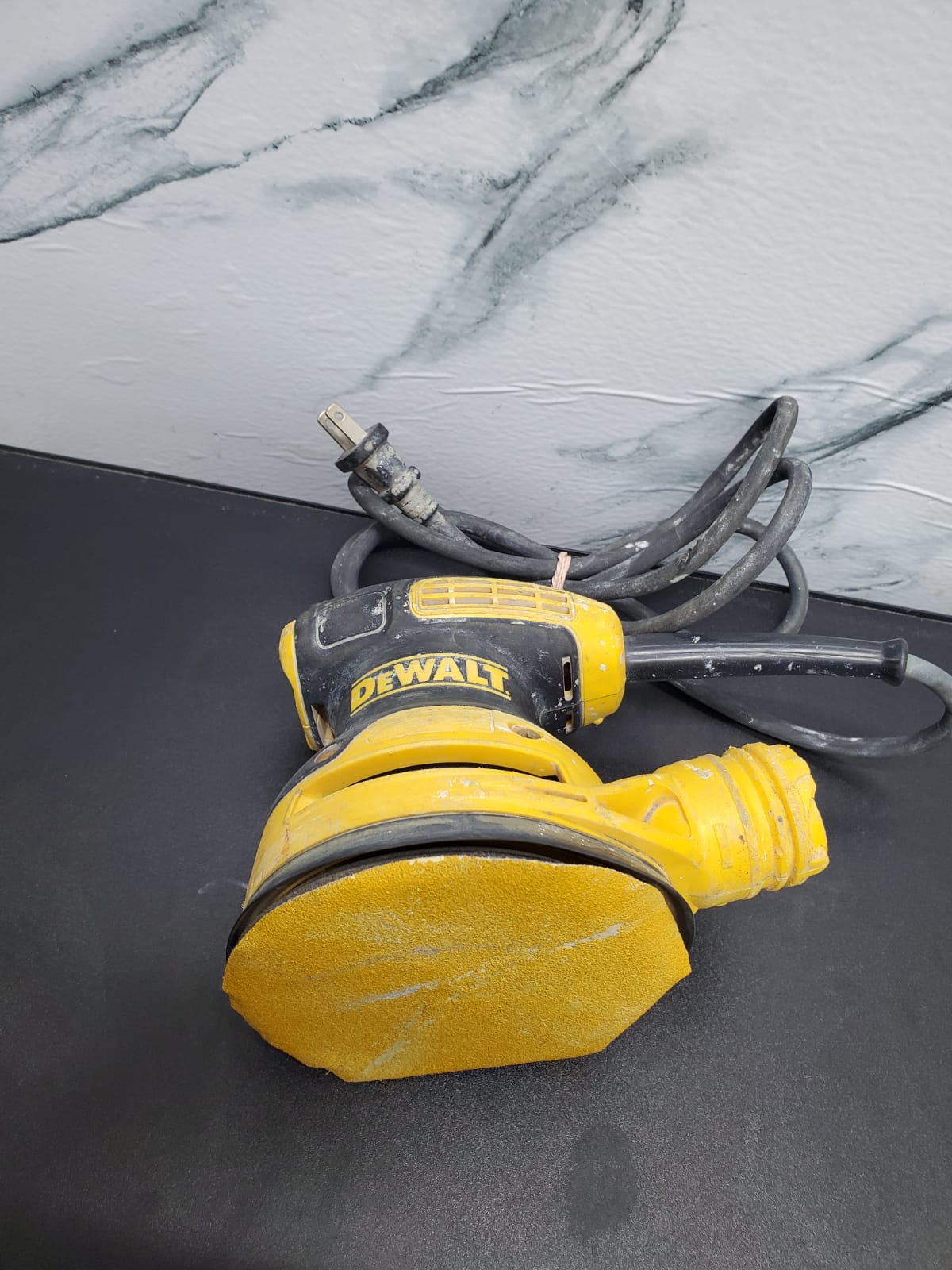 🛠️ LIJADORA ORBITAL DEWALT – USADA 🔧