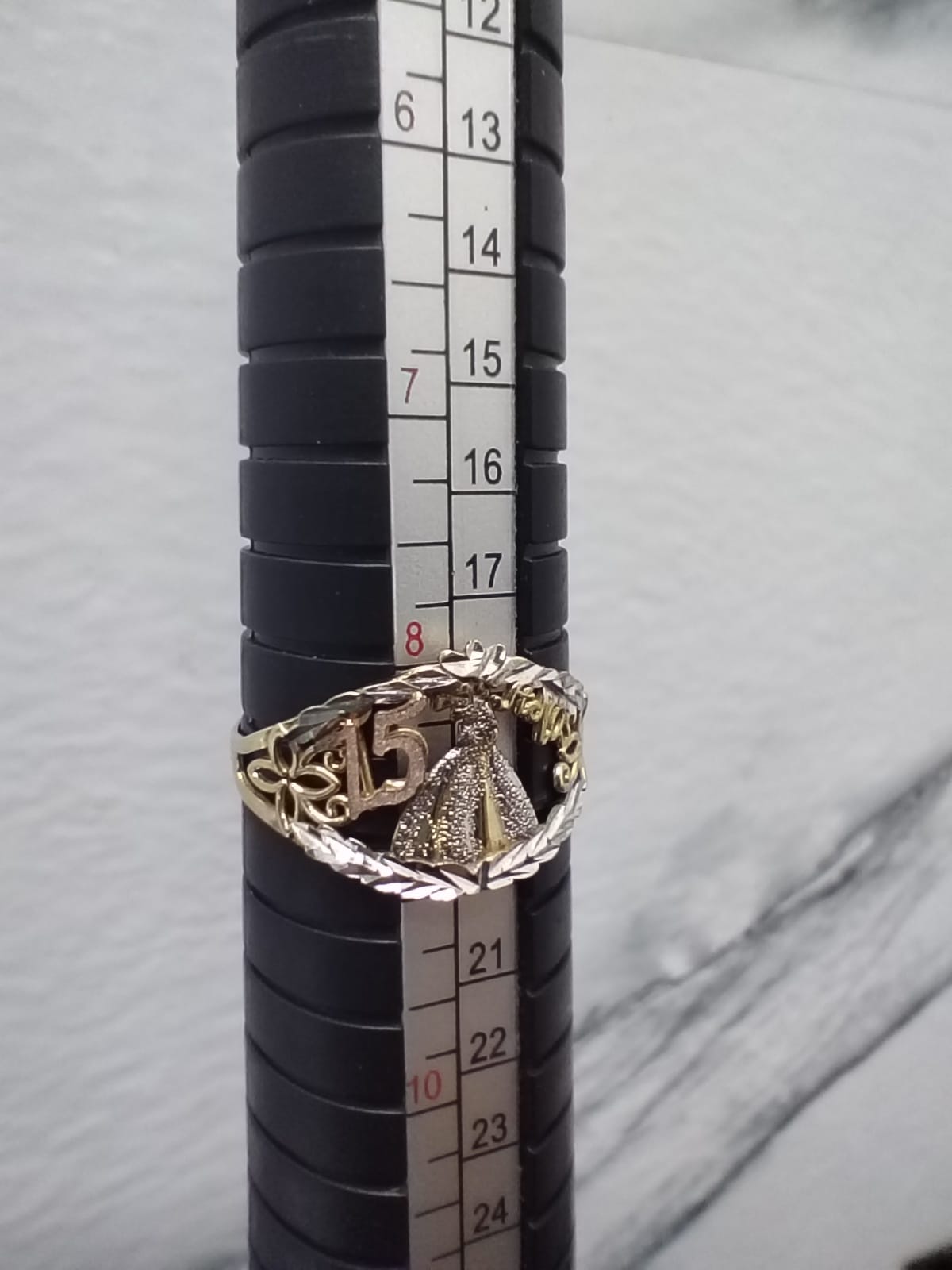 ✨ ANILLO DE 15 AÑOS ORO 10K – 1.3 GRAMOS (TALLA 18) ✨