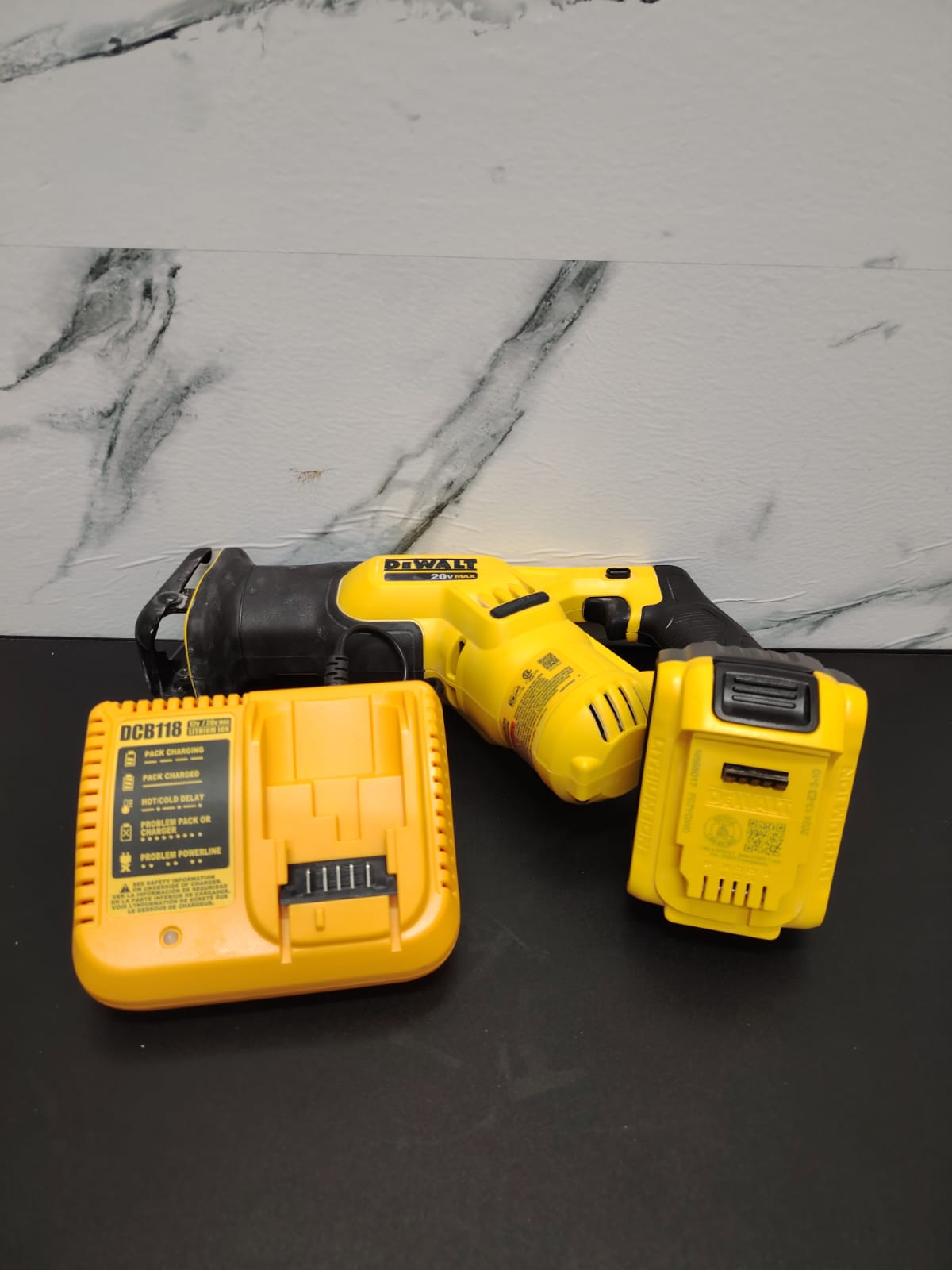 🔧 Sierra Sable DEWALT DCS387B 20V – Inalámbrica 🔧