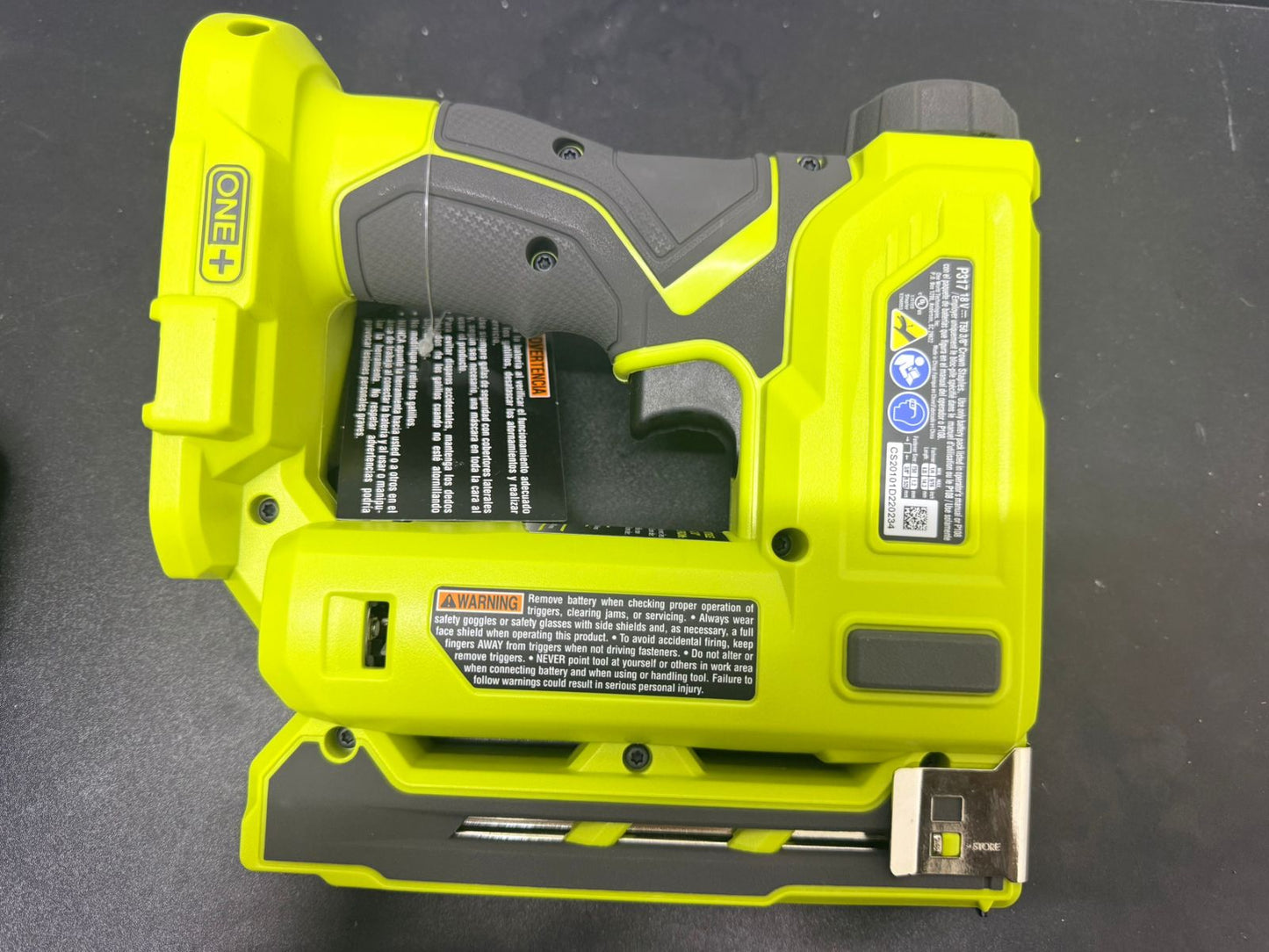 🔧📌Pistola de Grapa con Cargador Ryobi 📌🔧
