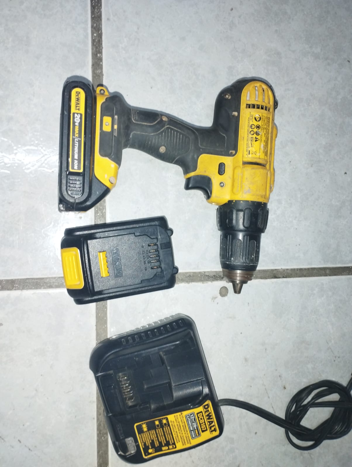 🔋 Taladro Inalámbrico DeWalt Modelo DCD771 🔋