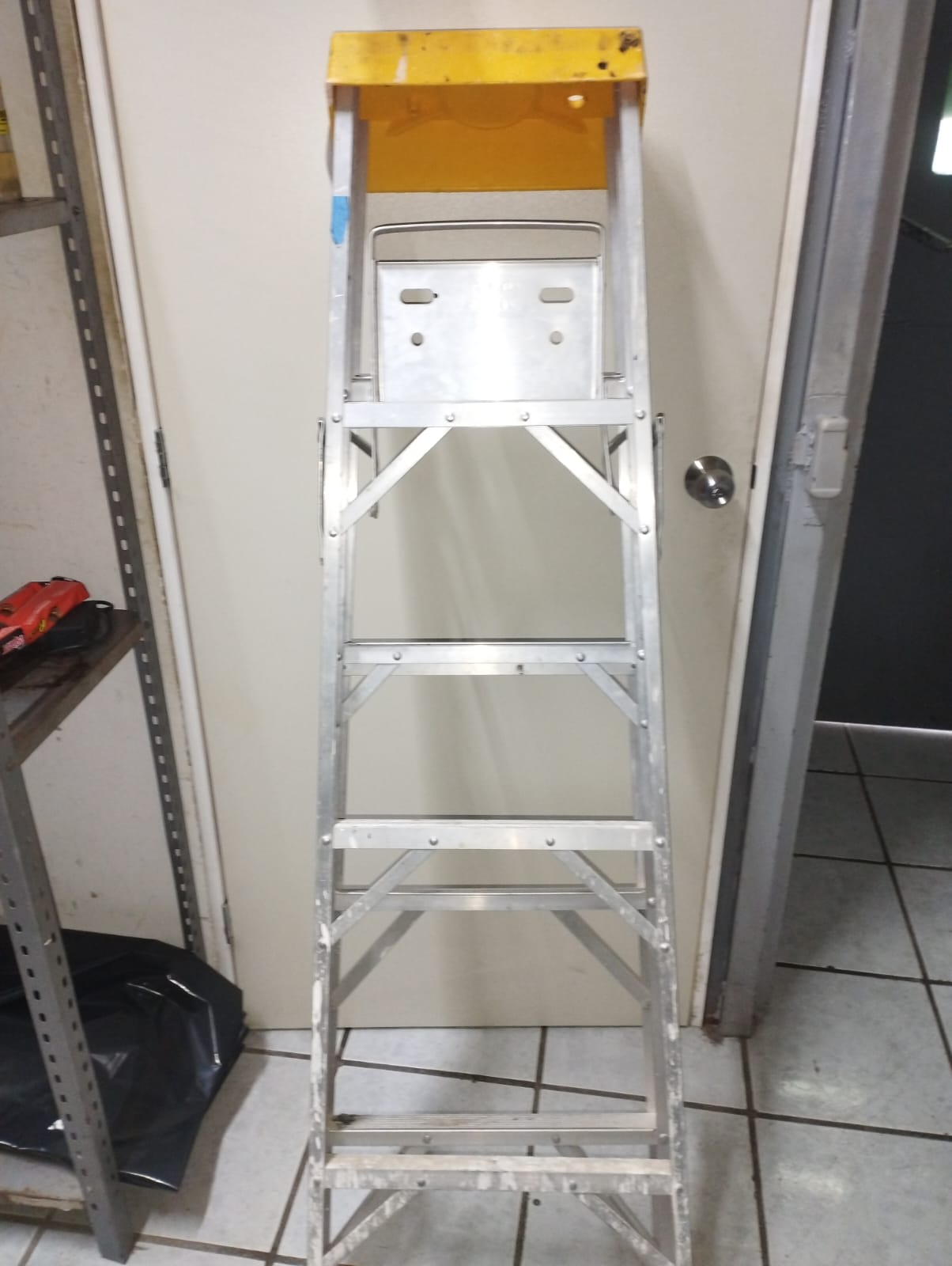 🪜 Escalera Usada Escalumex de 4 Peldaños 🪜