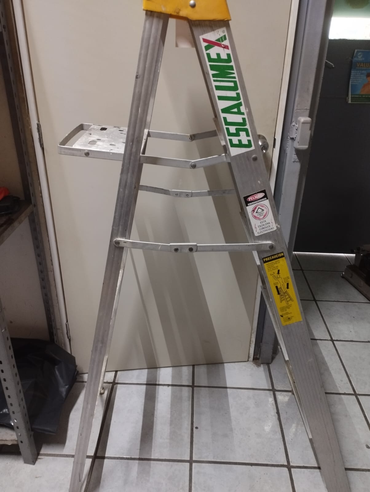🪜 Escalera Usada Escalumex de 4 Peldaños 🪜