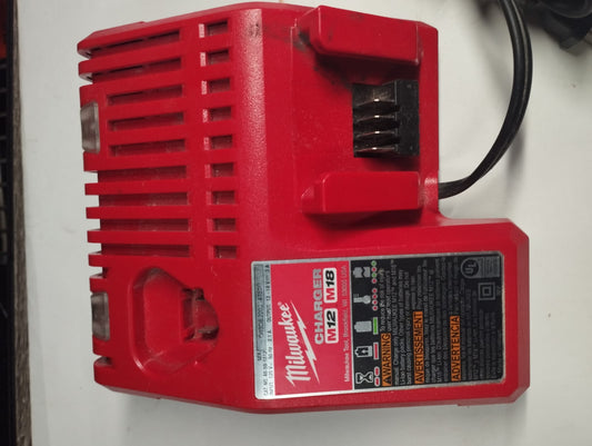 🔋 Kit Usado de Taladro y Atornillador Milwaukee 🔋