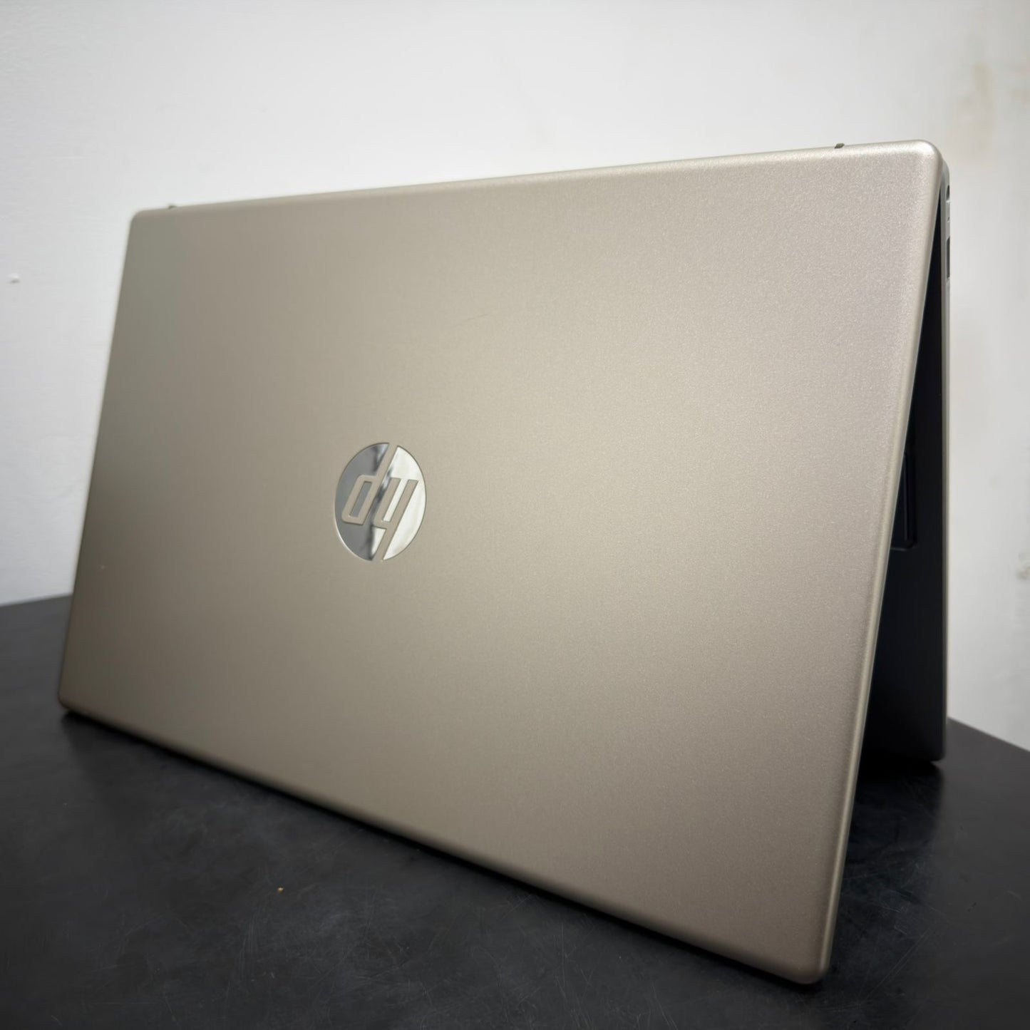 💻✨ Laptop HP 15-FC0000LA | Ryzen 3 7320U | 8GB RAM | 512GB SSD NVMe ✨💻