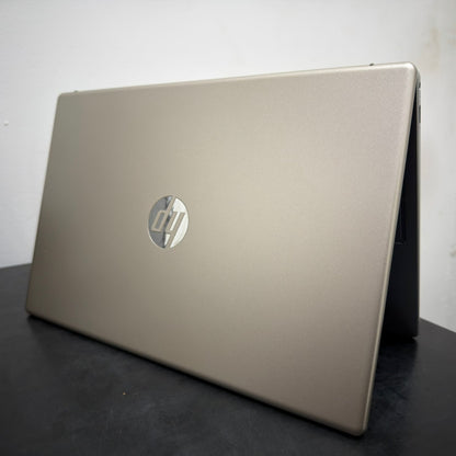 💻✨ Laptop HP 15-FC0000LA | Ryzen 3 7320U | 8GB RAM | 512GB SSD NVMe ✨💻
