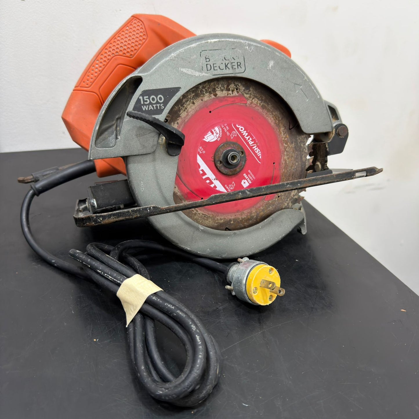 SIERRA CIRCULAR BLACK+DECKER CS1024-B3 1500W