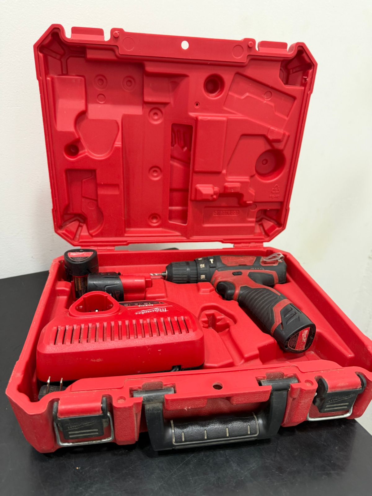 🔧🔥 Taladro Milwaukee M12 + Accesorios Completos 🔥🔧