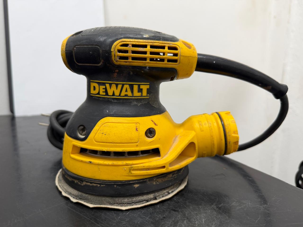 🛠️ Lijadora DEWALT DWE6421 🛠️