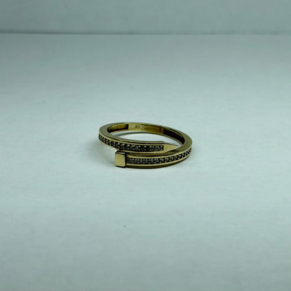 🌟 Anillo de Oro 10K con Hermoso Diseño de Flor 🌟