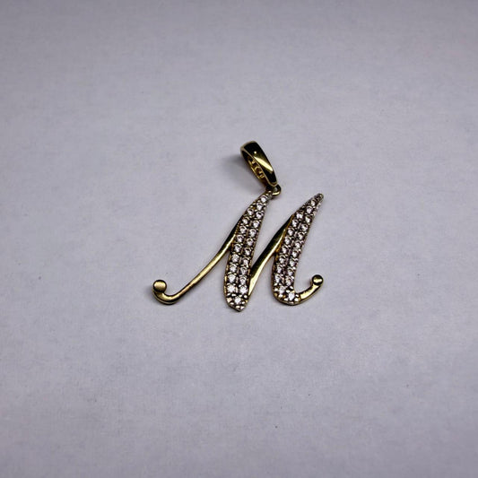 🌟💛 Dije de Letra M en Oro de 10K con Piedras Sintéticas | 1.4 gr 💛🌟