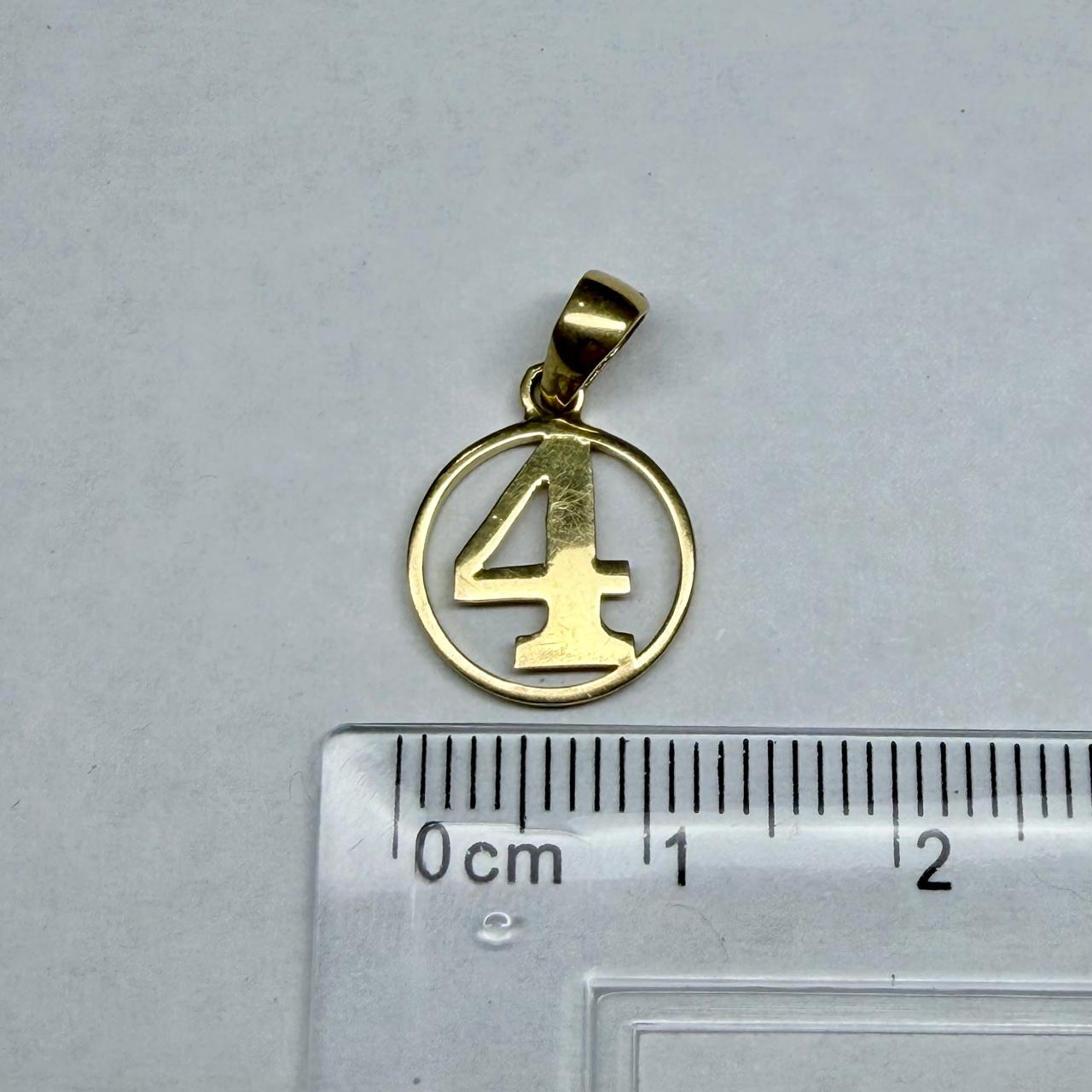 ✨💛 Dije de Oro de 14K Número "4" | 0.9 g de Oro 💛✨