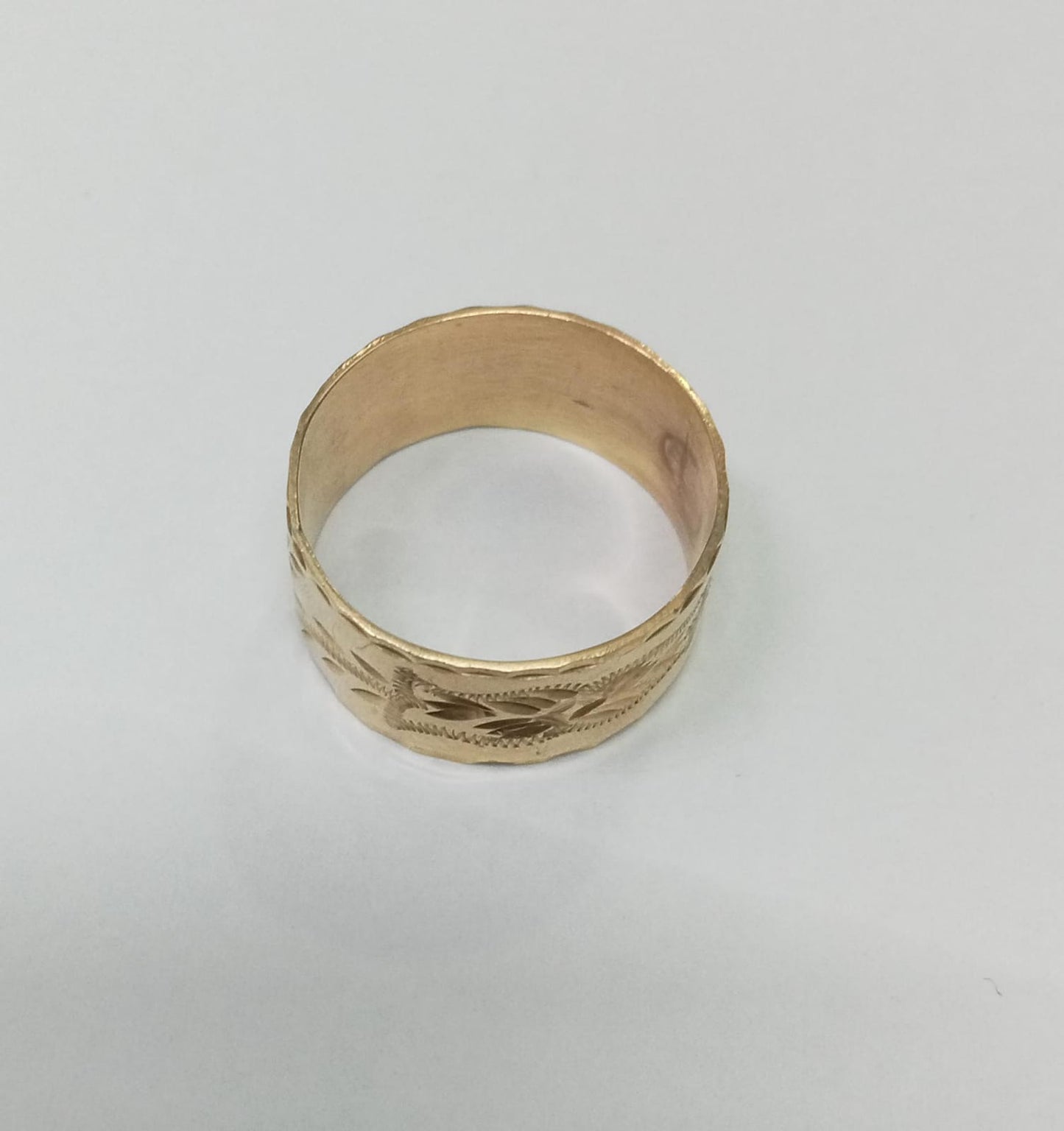 Anillo de Oro de 10K con Grabado – 3.9g, Talla 8