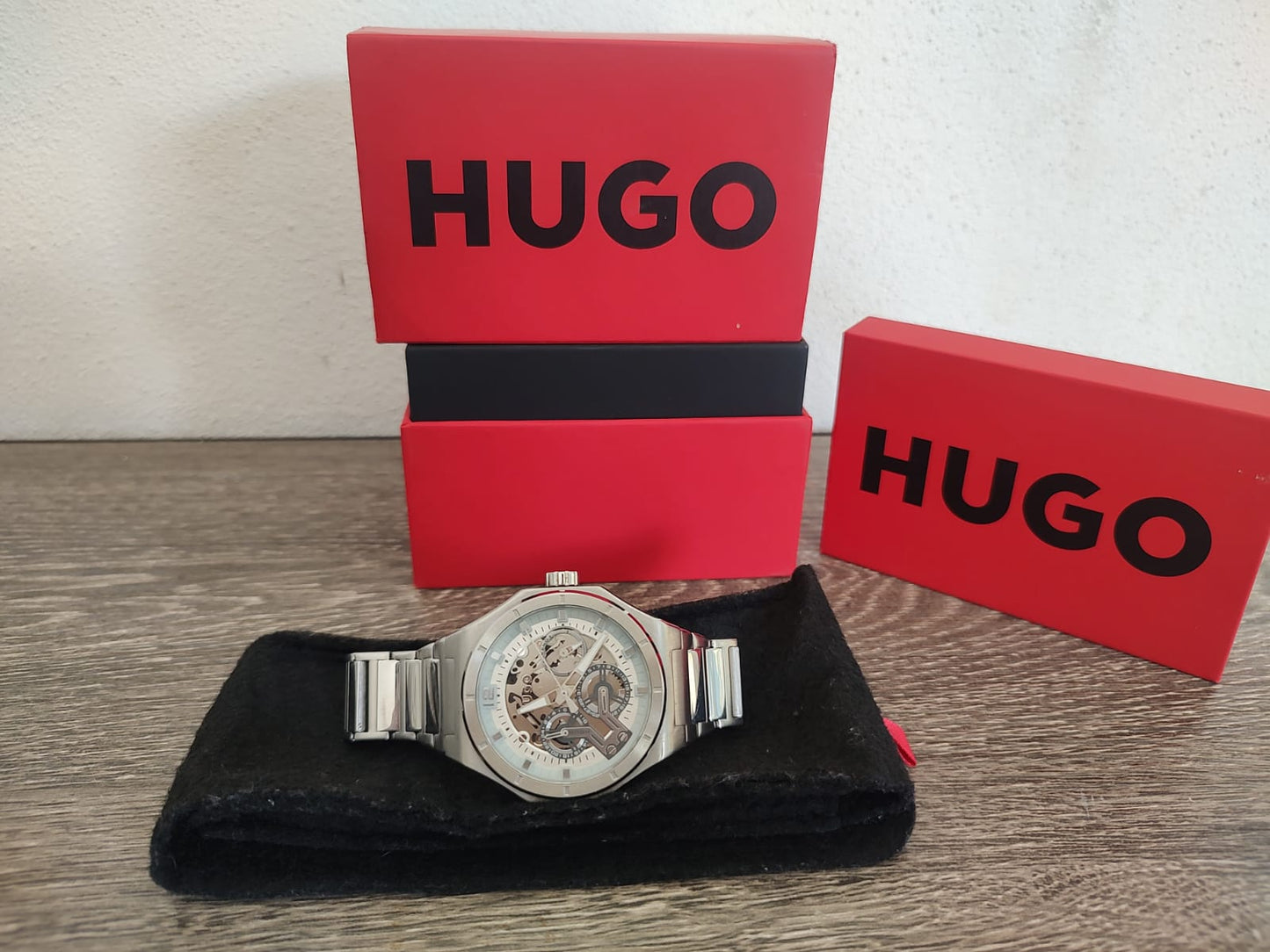 Reloj Hugo Boss en caja