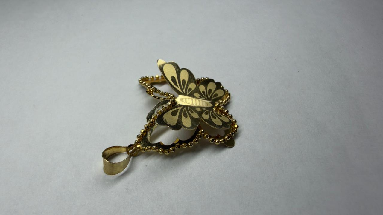 DIJE MARIPOSA ORO 18K – USADO