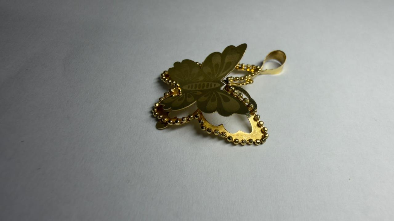 DIJE MARIPOSA ORO 18K – USADO