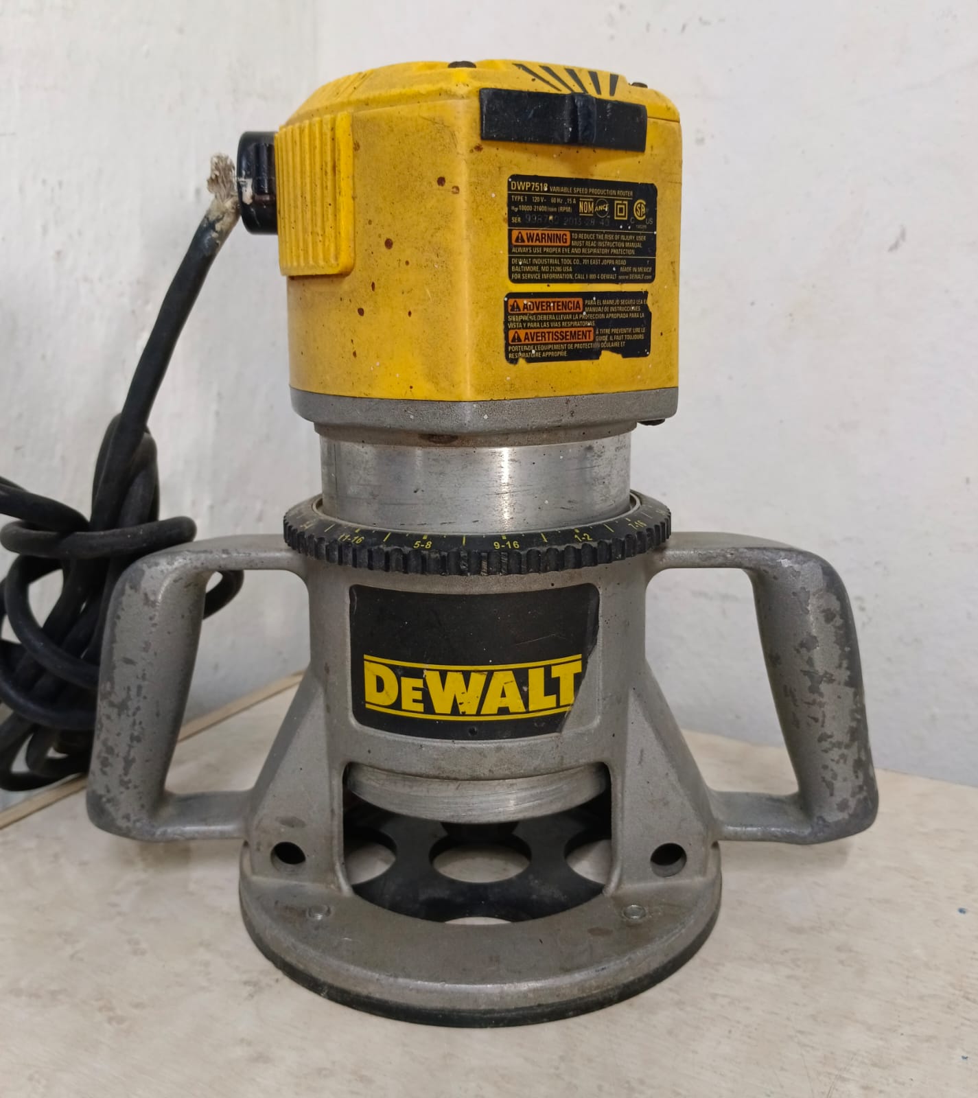 Router dewalt dwp7518, usado