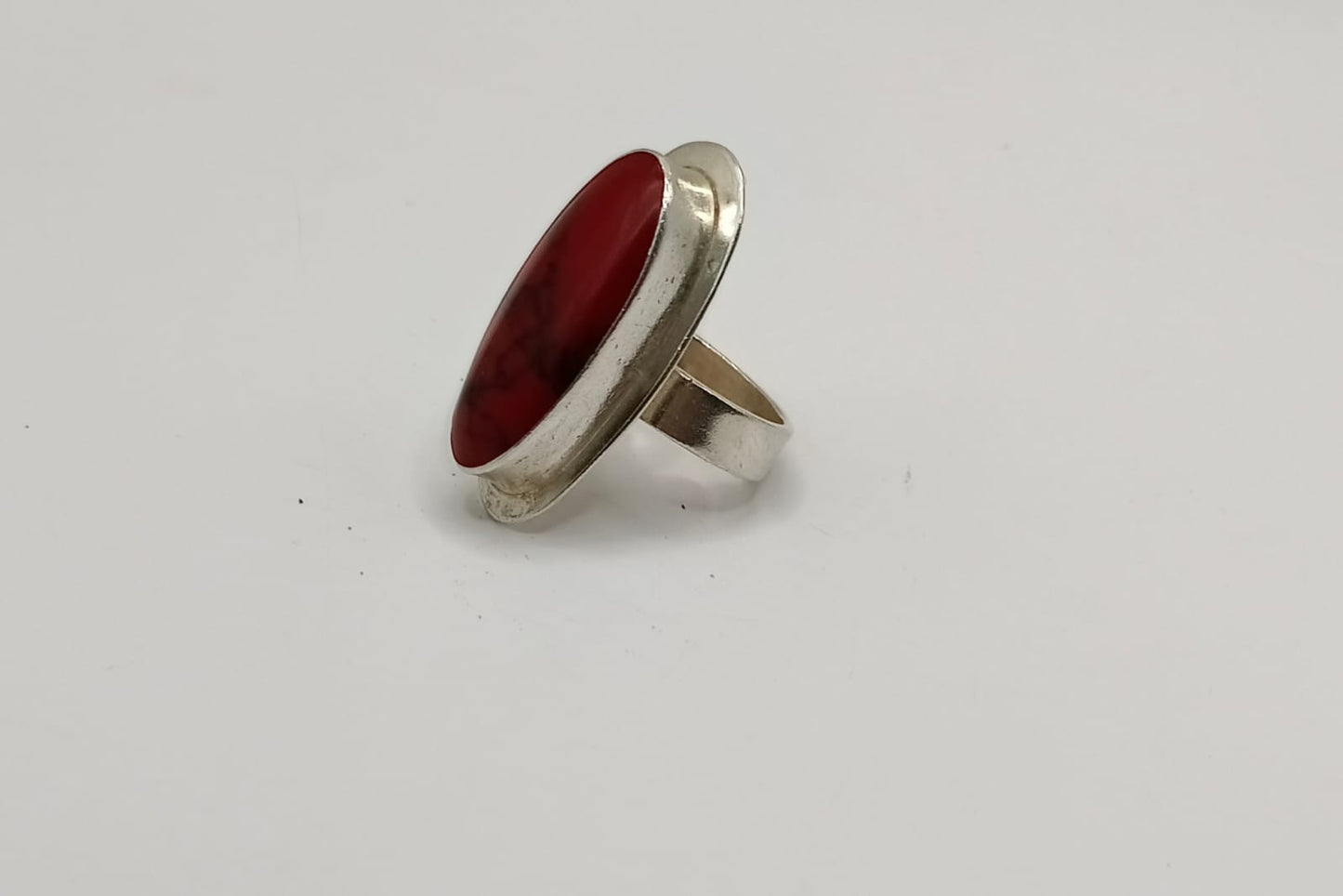 Anillo con sintetico rojo PLATA 925 peso 12.6gr, usado