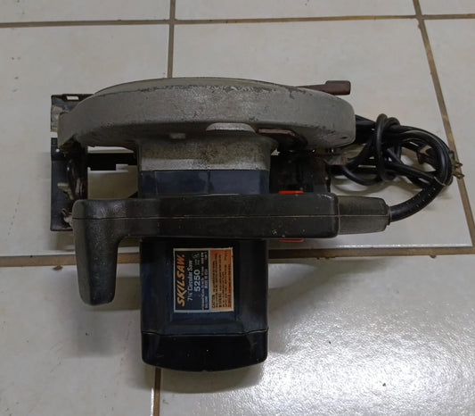 Sierra circular SKIL SAW 5250, usado