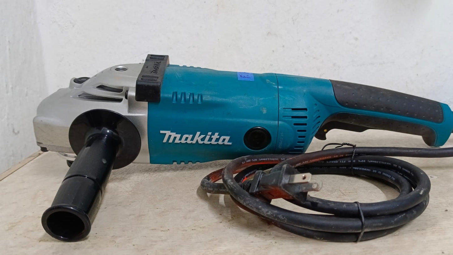 ESMERILADORA MAKITA