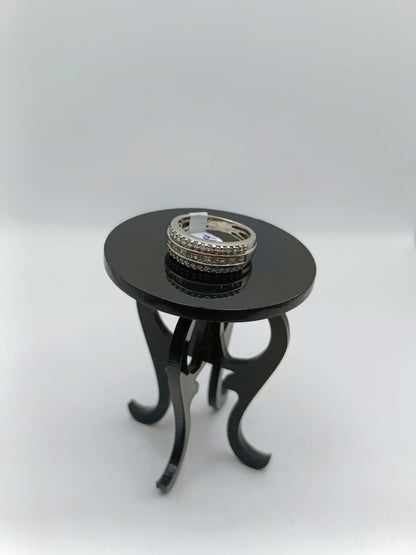 Anillo con sinteticos ORO BLANCO 10K peso 3.8gr, usado