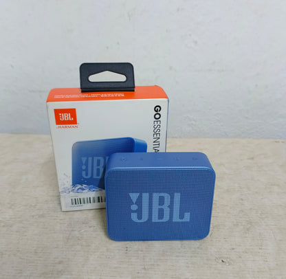 Bocina recargable JBL go esential, usado
