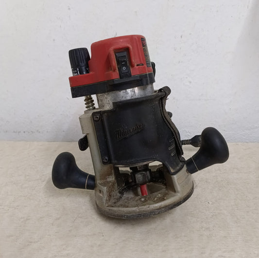 Router Industrial MILWAUKEE 5615-20, usado