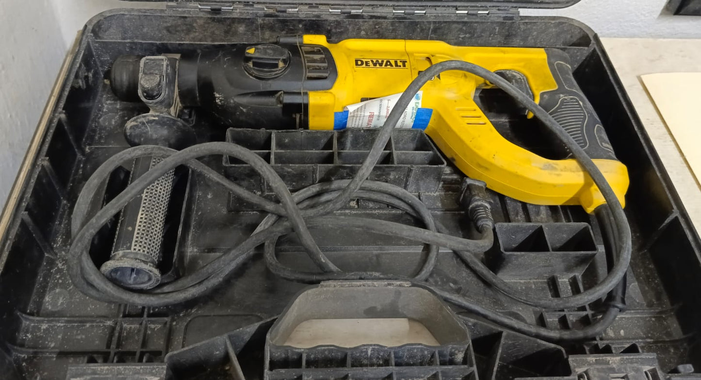 Taladro Rotomartillo Dewalt d2560-b3, usado