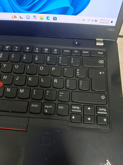 Laptop Lenovo 256gb 16ram windows 11 corei7 con cargador, usado