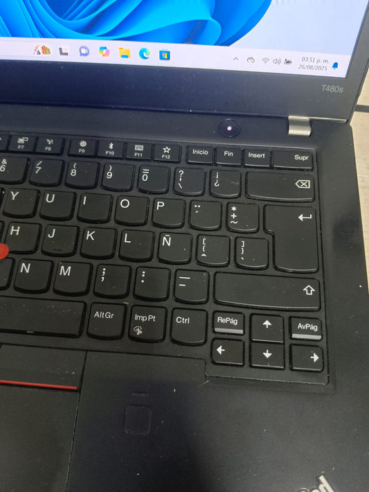 Laptop Lenovo 256gb 16ram windows 11 corei7 con cargador, usado