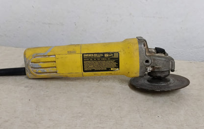 Mini esmeril DEWALT dwe4010-b3 con disco, usado