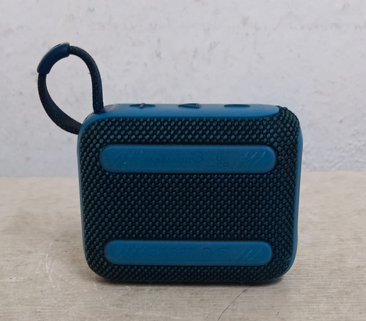 Bocina JBL go4, usado