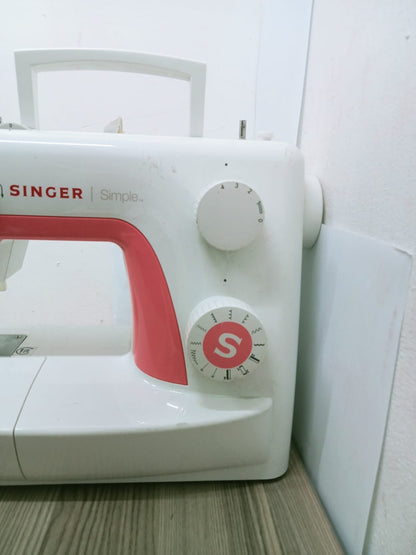 🧵 Máquina de Coser Singer-usada