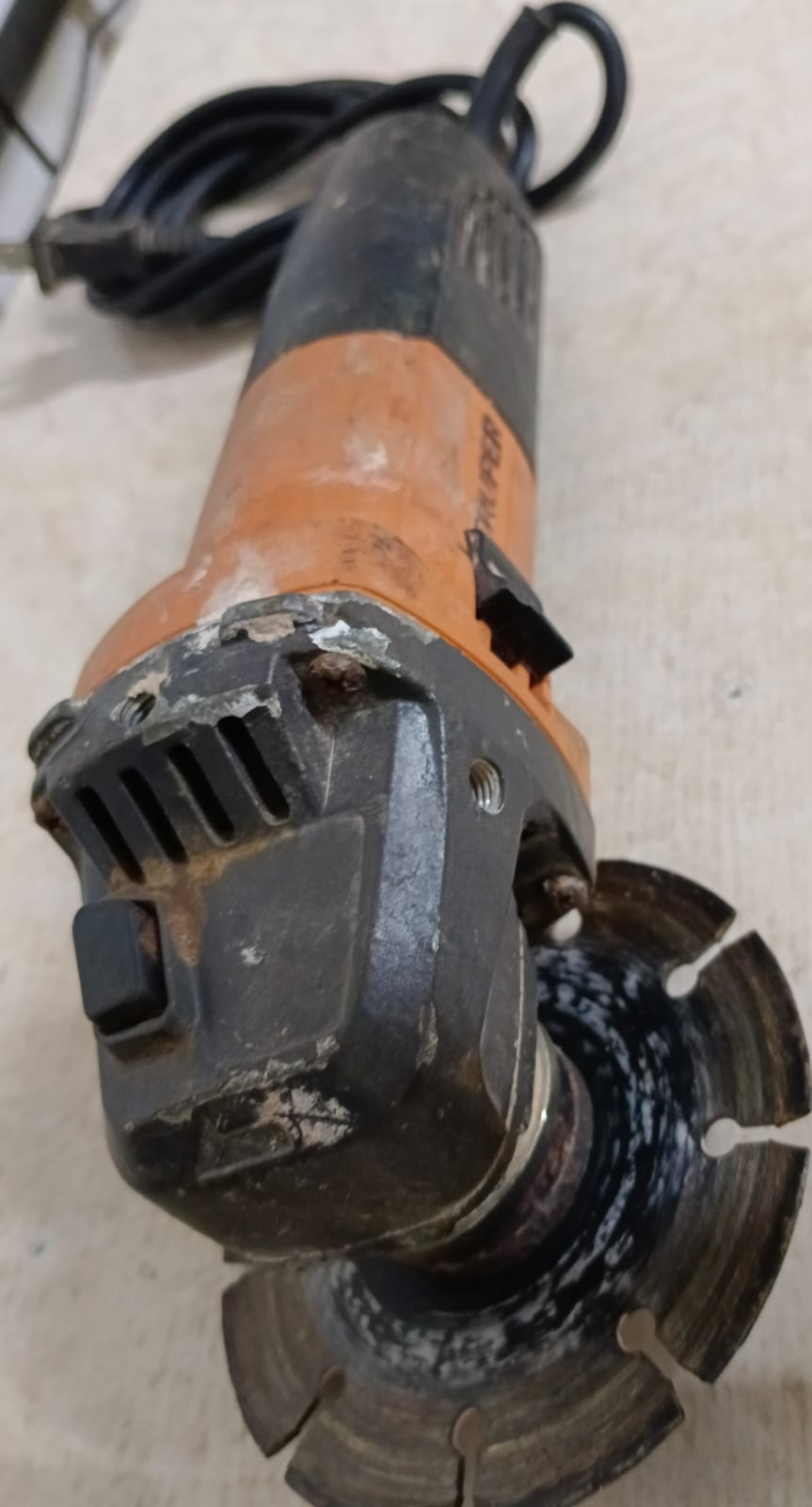 Mini Esmeril TRUPER esma-4.1 con disco, usado