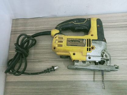 🔧 Sierra caladora DeWalt DW300-B3 (usada)