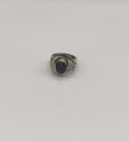 Anillo con sintetico PLATA 925 peso 4.8gr, usado